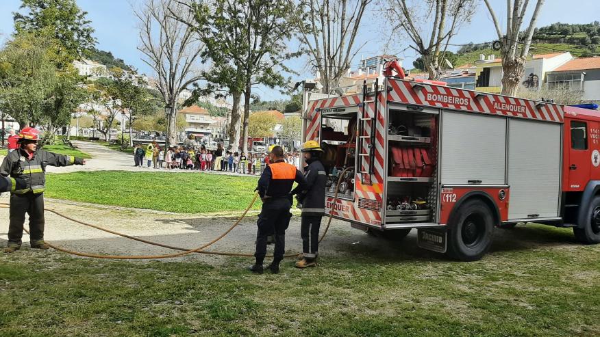 Simulacro de incêndio na Escola EB1 Alenquer promovido pela UFAlenquer
