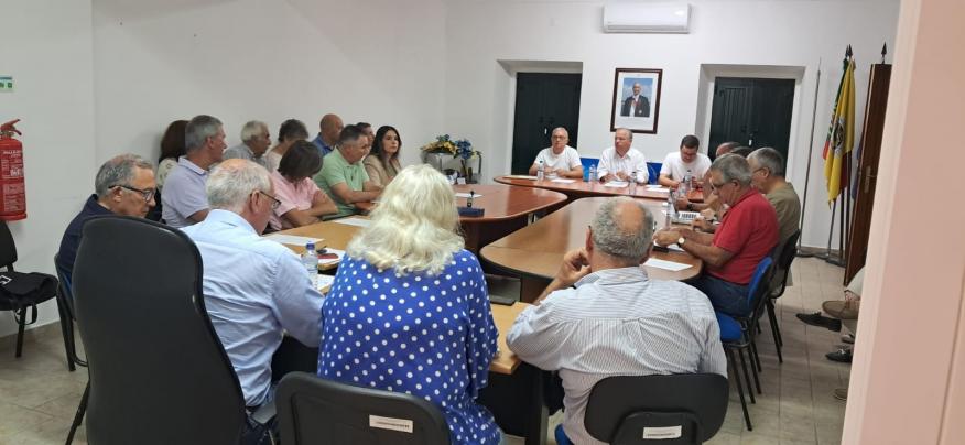 Minuta do Contrato Interadministrativo dos Transportes Escolares 2025/2026 aprovada em Assembleia Minuta do Contrato Interadministrativo dos Transportes Escolares 2025/2026 aprovada em Assembleia