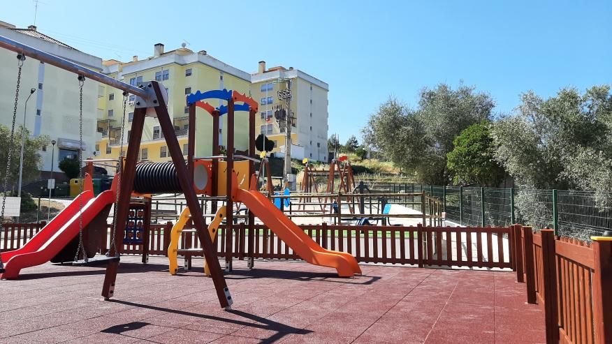 Parque de lazer aberto na Barnabé