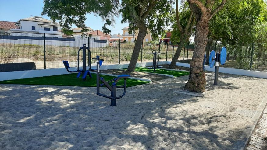 Freguesia instala um parque desportivo no Camarnal